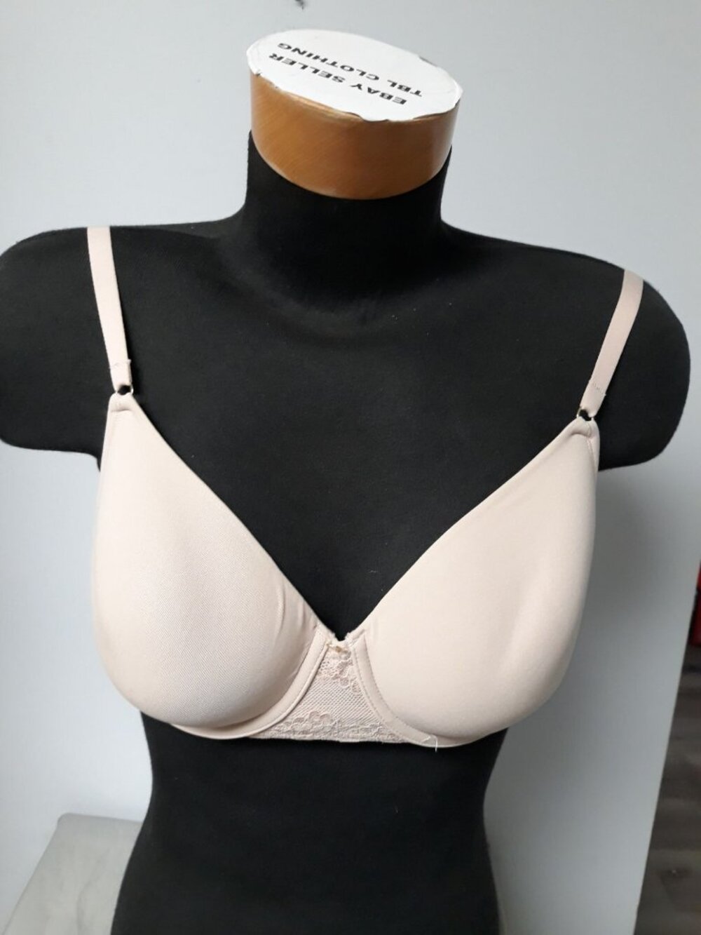 Natori Bra Taupe Size 34 B NEW WITHOUT TAGS!